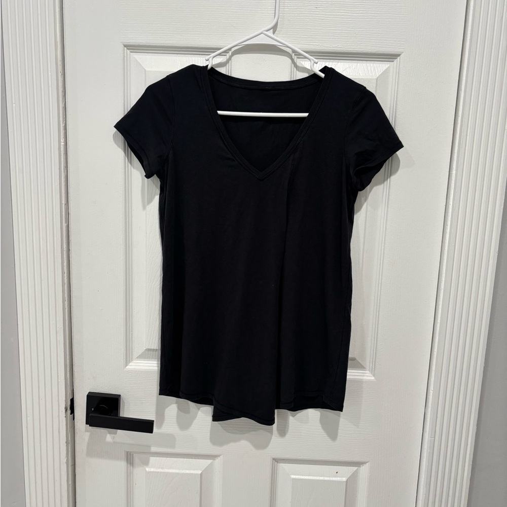 Lulemon Black V-Neck Women's Top Size:8